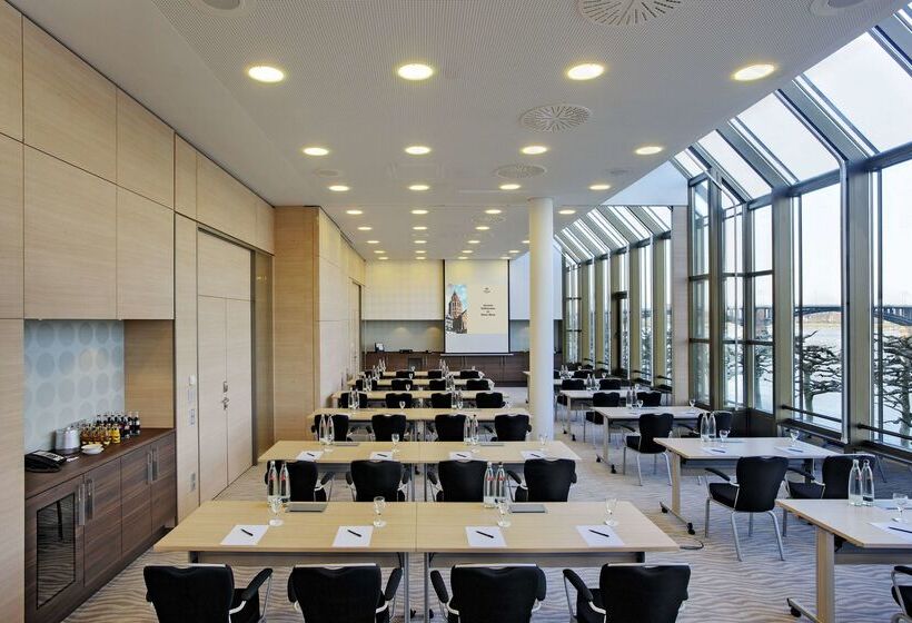 בית מלון כפרי Hilton Mainz