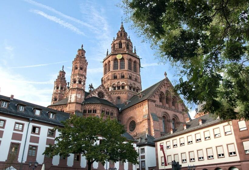 בית מלון כפרי Hilton Mainz