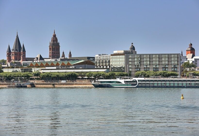 בית מלון כפרי Hilton Mainz