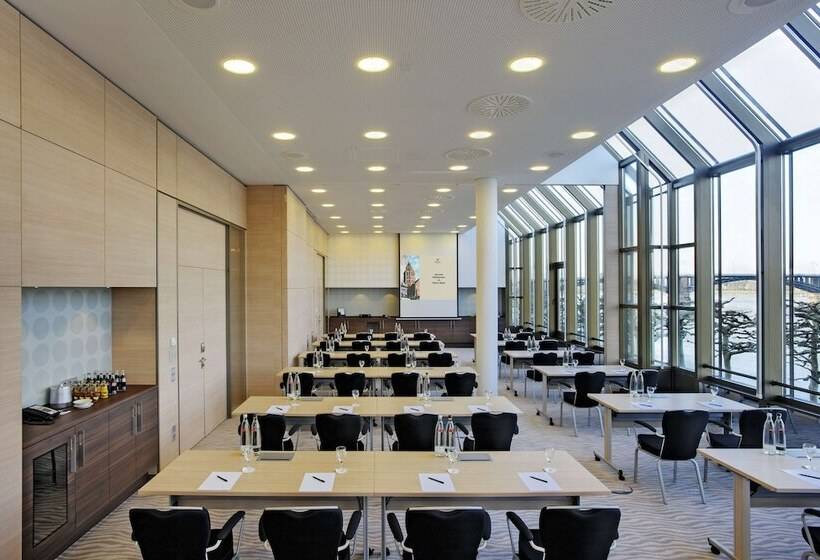 בית מלון כפרי Hilton Mainz