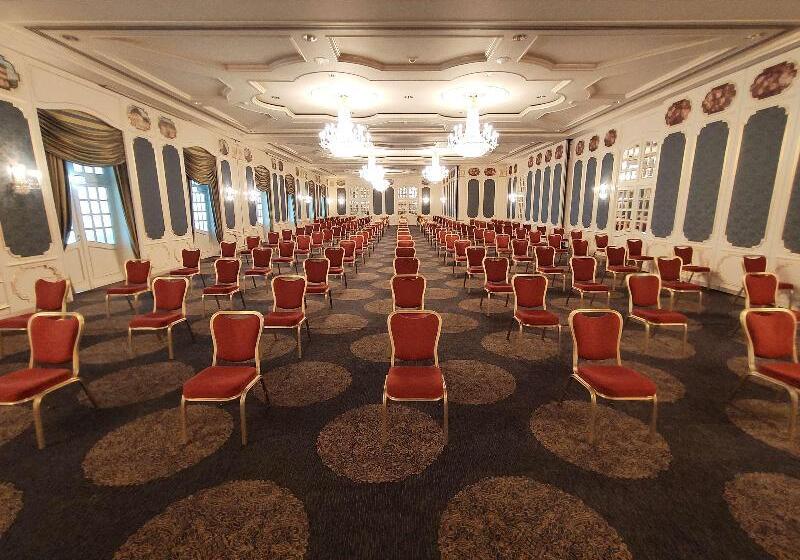 בית מלון כפרי Hilton Mainz