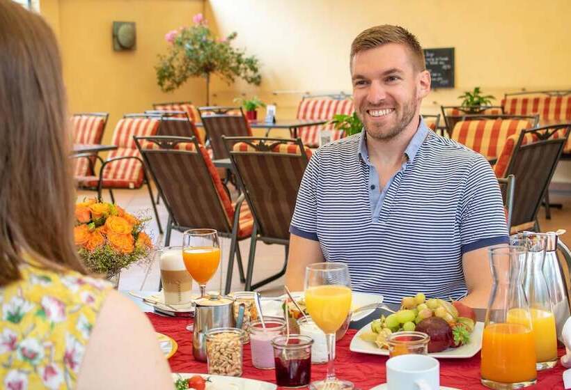 בית מלון כפרי Hirsch