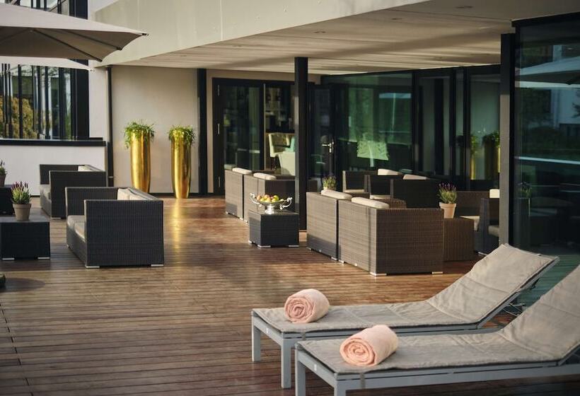 Отель Hilton Frankfurt Gravenbruch