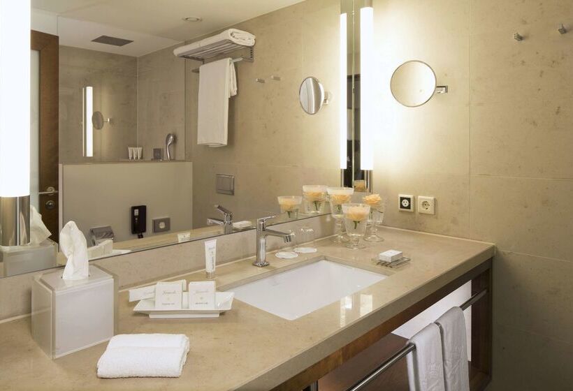 Отель Hilton Frankfurt Gravenbruch