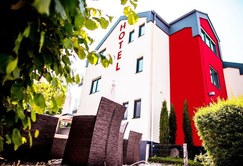 & Living Am Wartturm   Hotel & Apartments