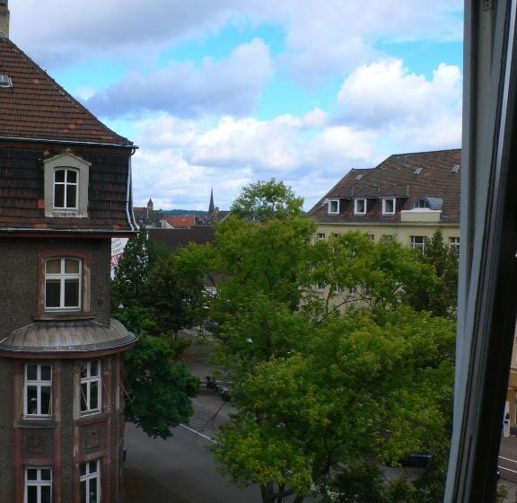 酒店 Meran Hallenbad & Sauna