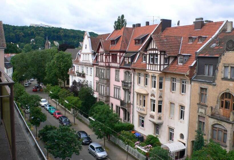 Отель Meran Hallenbad & Sauna