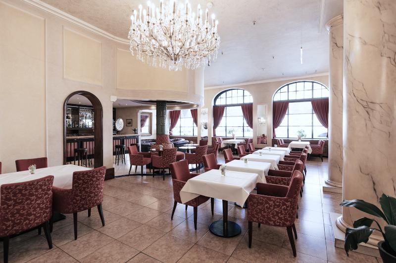 בית מלון כפרי Monopol  Central Station