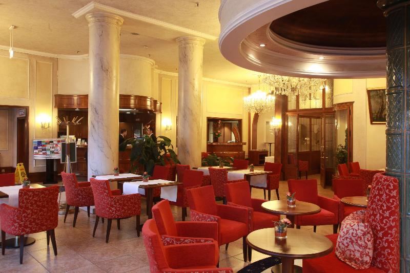 בית מלון כפרי Monopol  Central Station