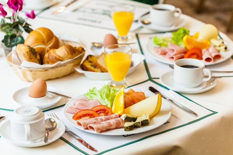 בית מלון כפרי Monopol  Central Station