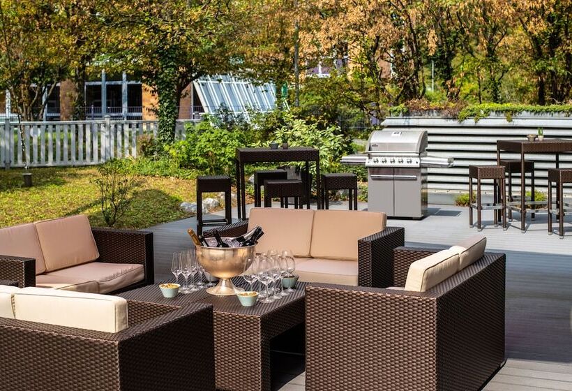 هتل Pullman Stuttgart Fontana
