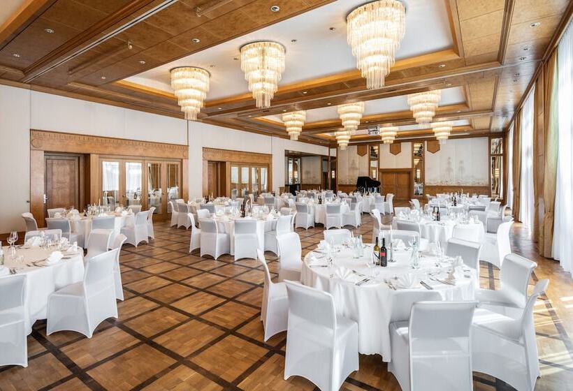 هتل Pullman Stuttgart Fontana
