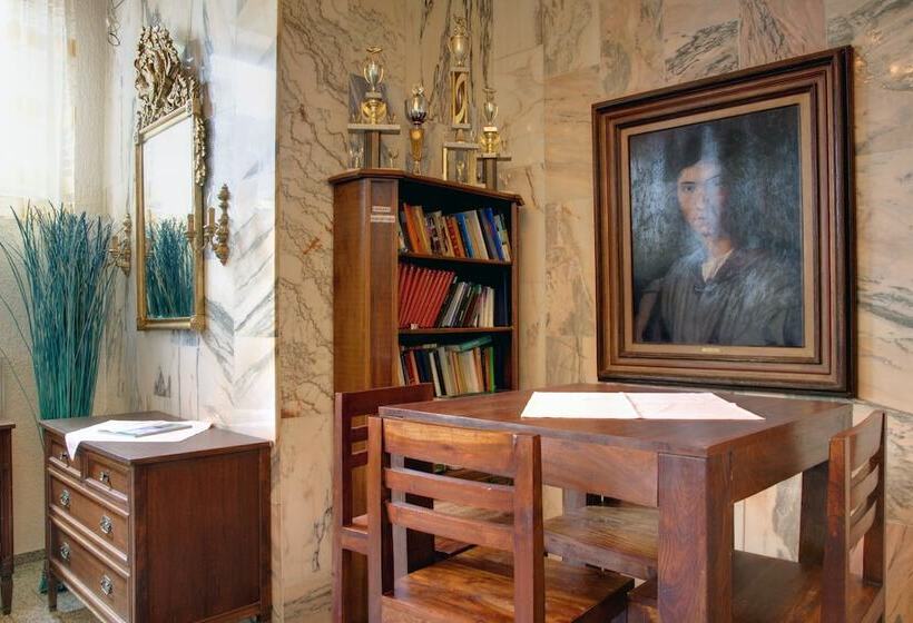 호텔 Restaurant Barbarossahof