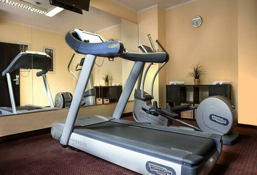 Отель Savigny Frankfurt City