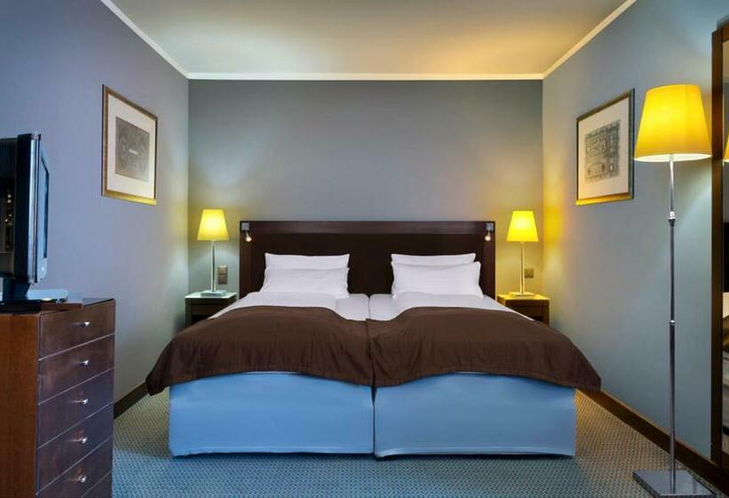 Отель Savigny Frankfurt City