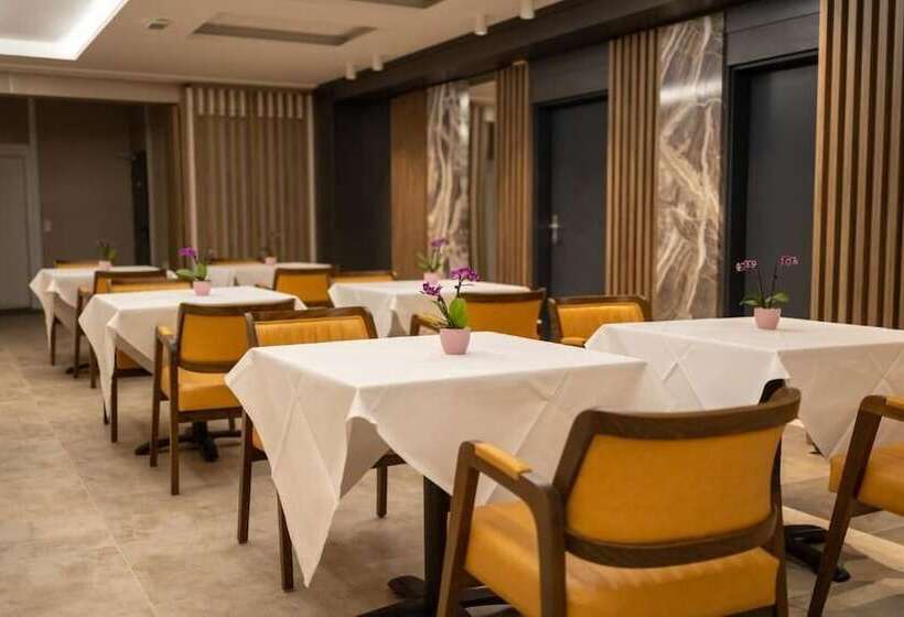 酒店 Schlangenbader Hof