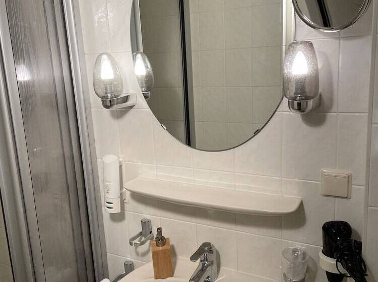 酒店 Schlangenbader Hof