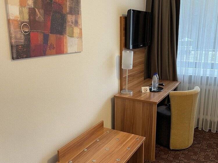 酒店 Schlangenbader Hof