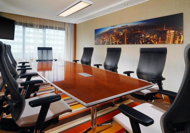 Sheraton Frankfurt Airport Hotel & Conference Center
