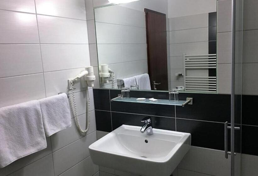 Отель Stadt Hamburg Am Fluss Saarbrücken