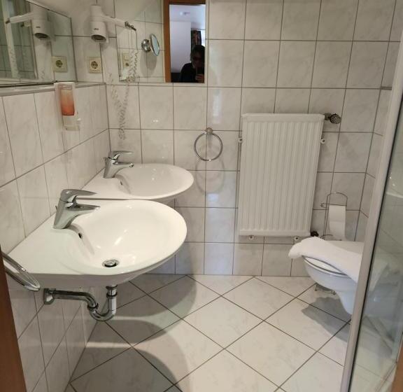 فندق Strand Café