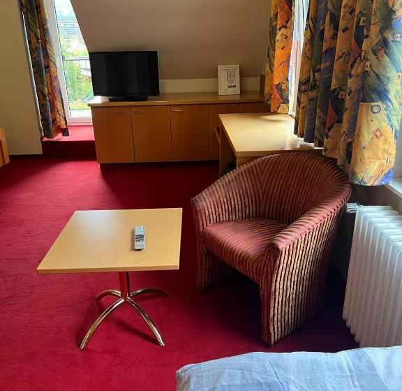 فندق Strand Café