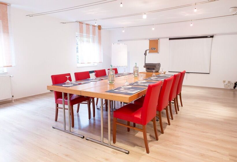 Отель Tulip Inn Frankfurt Airport