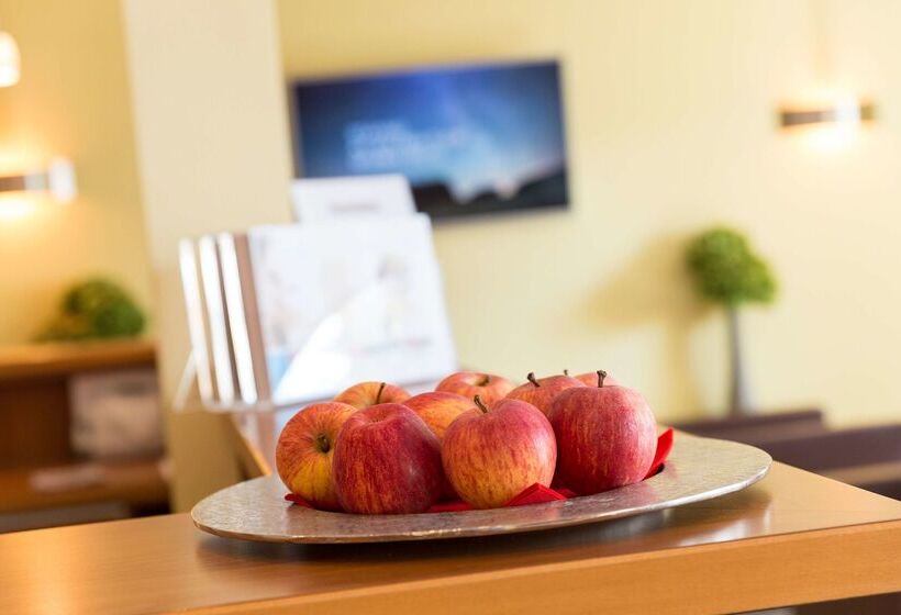 Отель Tulip Inn Frankfurt Airport