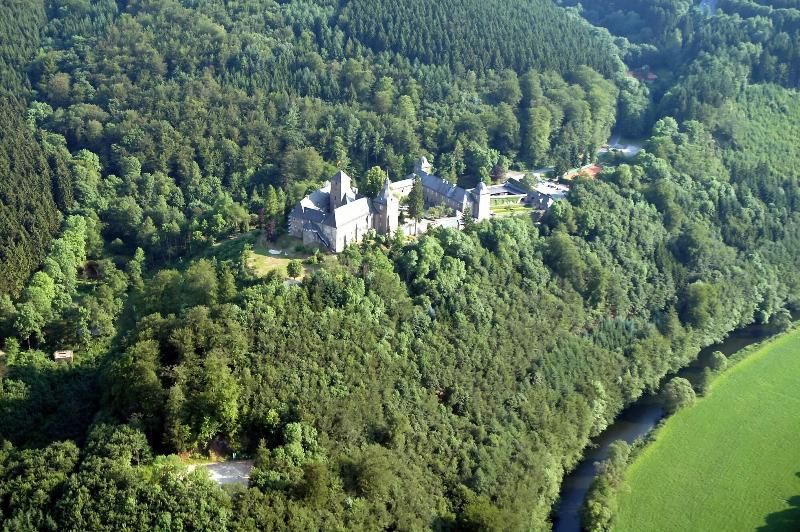فندق Und Restaurant Burg Schnellenberg