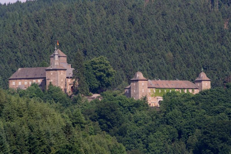 فندق Und Restaurant Burg Schnellenberg