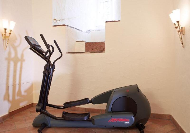 فندق Und Restaurant Burg Schnellenberg