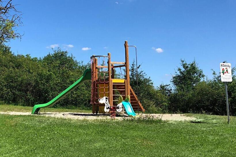 Victor S Seehotel Weingärtner Bostalsee