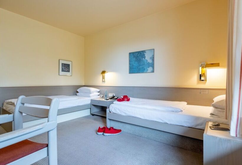 فندق على الطريق Baden Baden