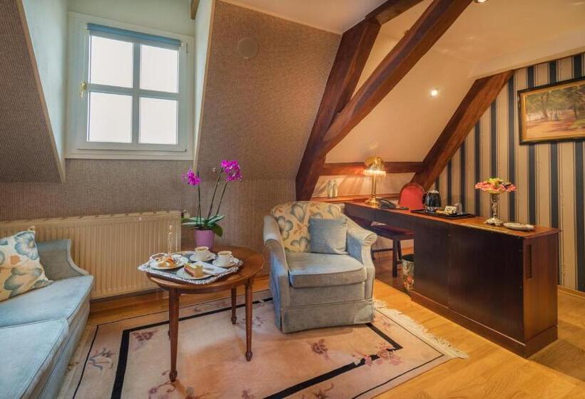 Schloßhotel Kurfürstliches Amtshaus Dauner Burg