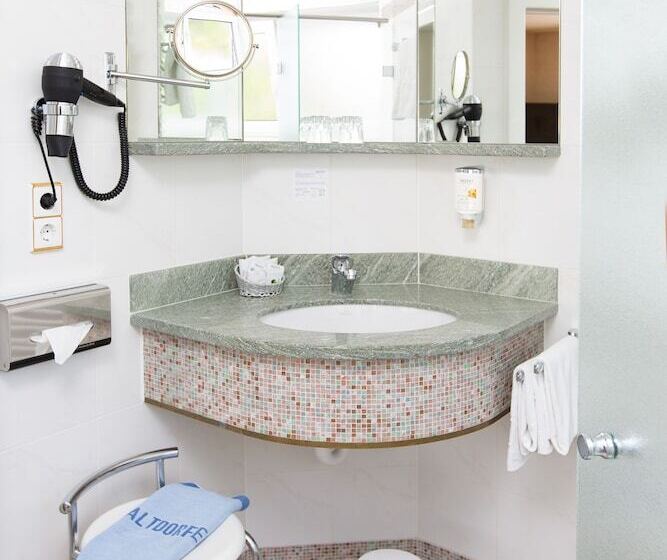 Akzent Hotel Restaurant Altdorfer Hof