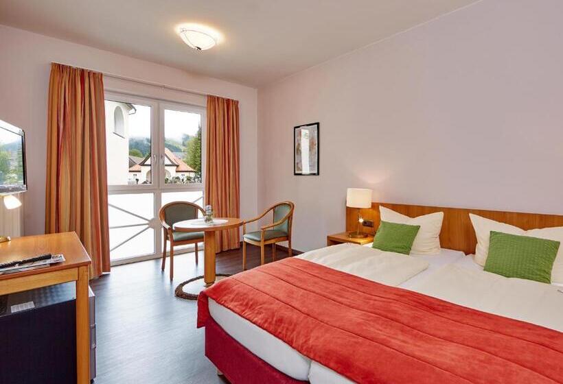 호텔 Zum Turm     Apartments Und Gästezimmer