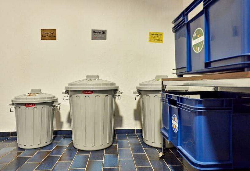 호텔 Zum Turm     Apartments Und Gästezimmer