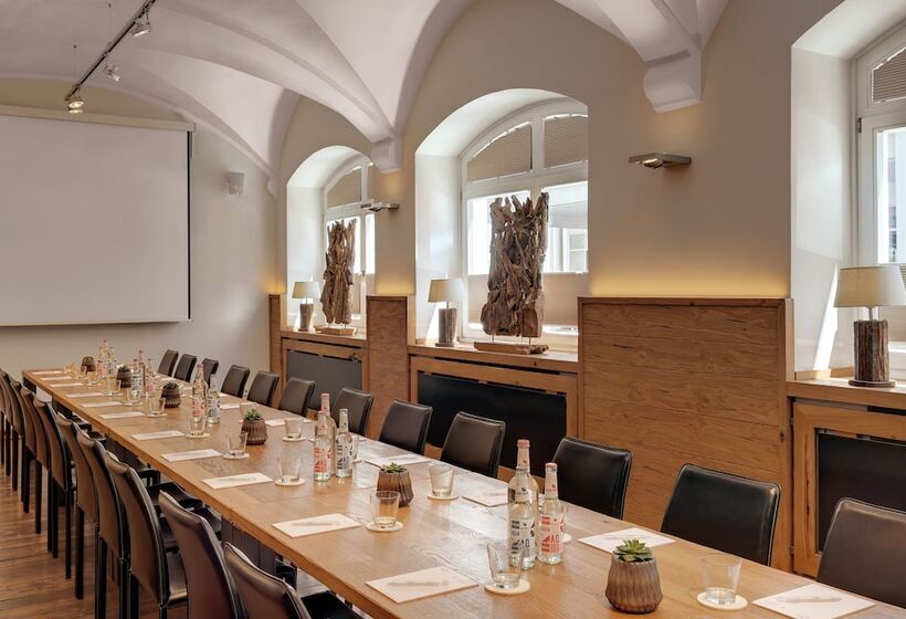 Alpen Hotel München