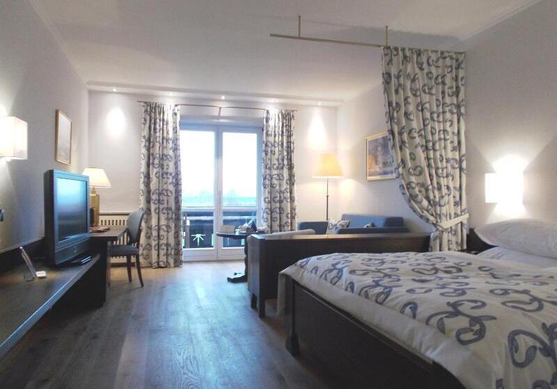 ホテル Alpenhof Murnau