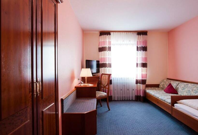 Отель Am Heideloffplatz