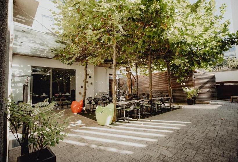 فندق Art & Business