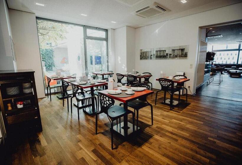 فندق Art & Business