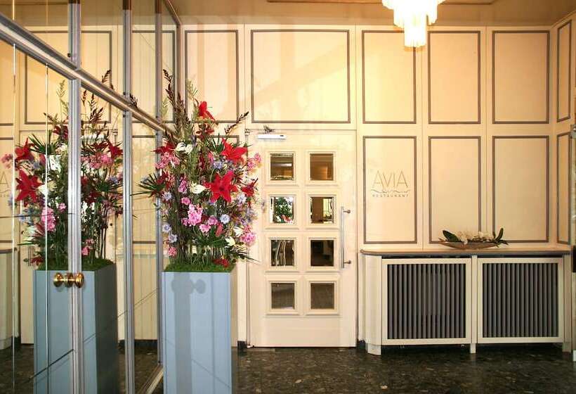 호텔 Avia