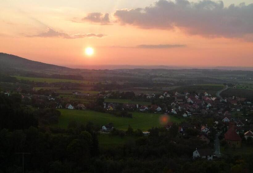 ホテル Berg Gasthof Hötzelein