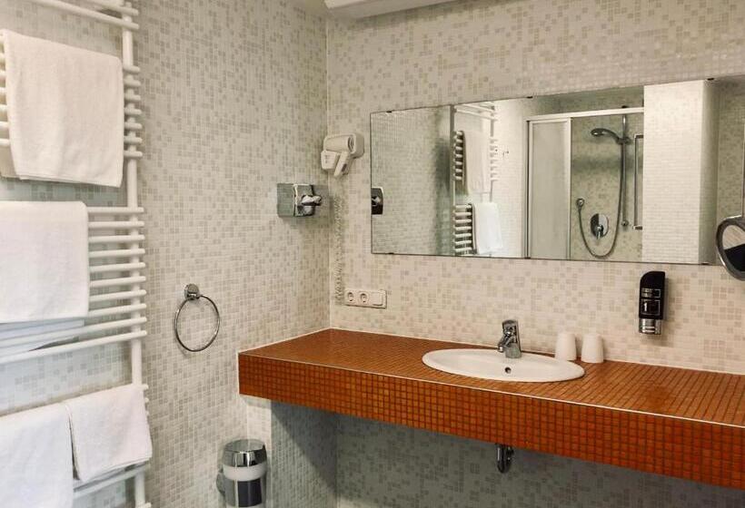 ホテル Berg Gasthof Hötzelein