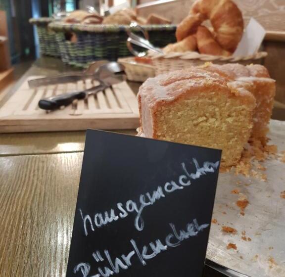 ホテル Berg Gasthof Hötzelein