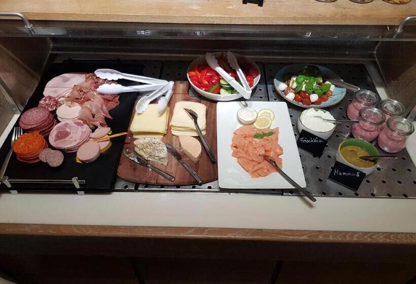 ホテル Berg Gasthof Hötzelein