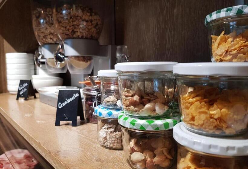 ホテル Berg Gasthof Hötzelein