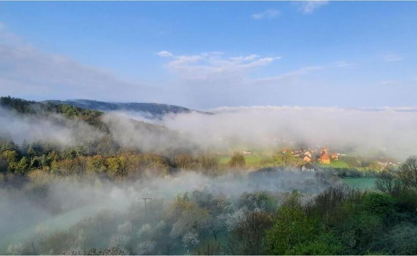 ホテル Berg Gasthof Hötzelein