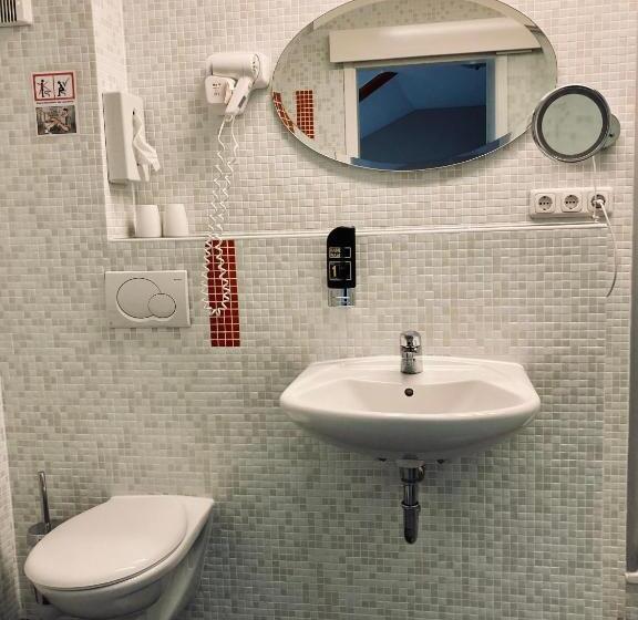 ホテル Berg Gasthof Hötzelein